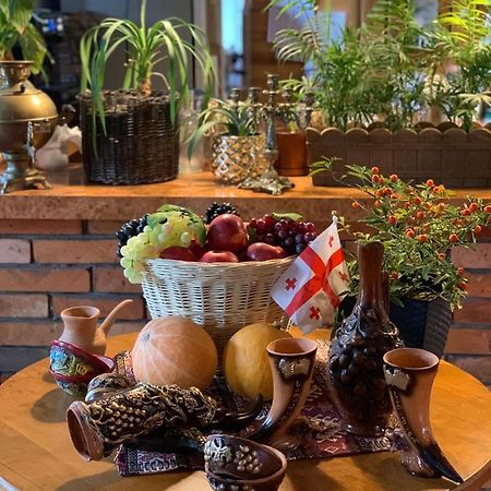 Hotel Tyrol I Restauracja Zycie Gruzji Osielsko Eksteriør billede