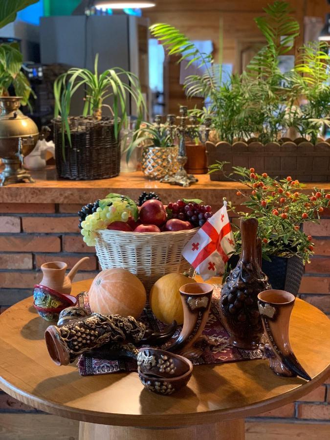 Hotel Tyrol I Restauracja Zycie Gruzji Osielsko Eksteriør billede