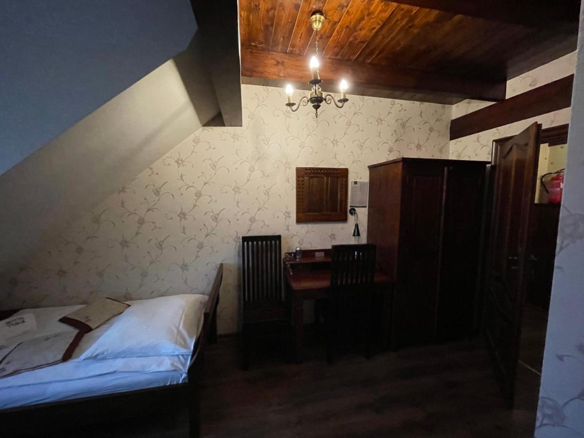 Hotel Tyrol I Restauracja Zycie Gruzji Osielsko Eksteriør billede