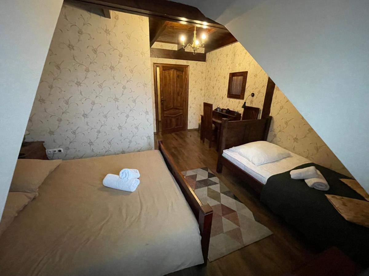 Hotel Tyrol I Restauracja Zycie Gruzji Osielsko Eksteriør billede