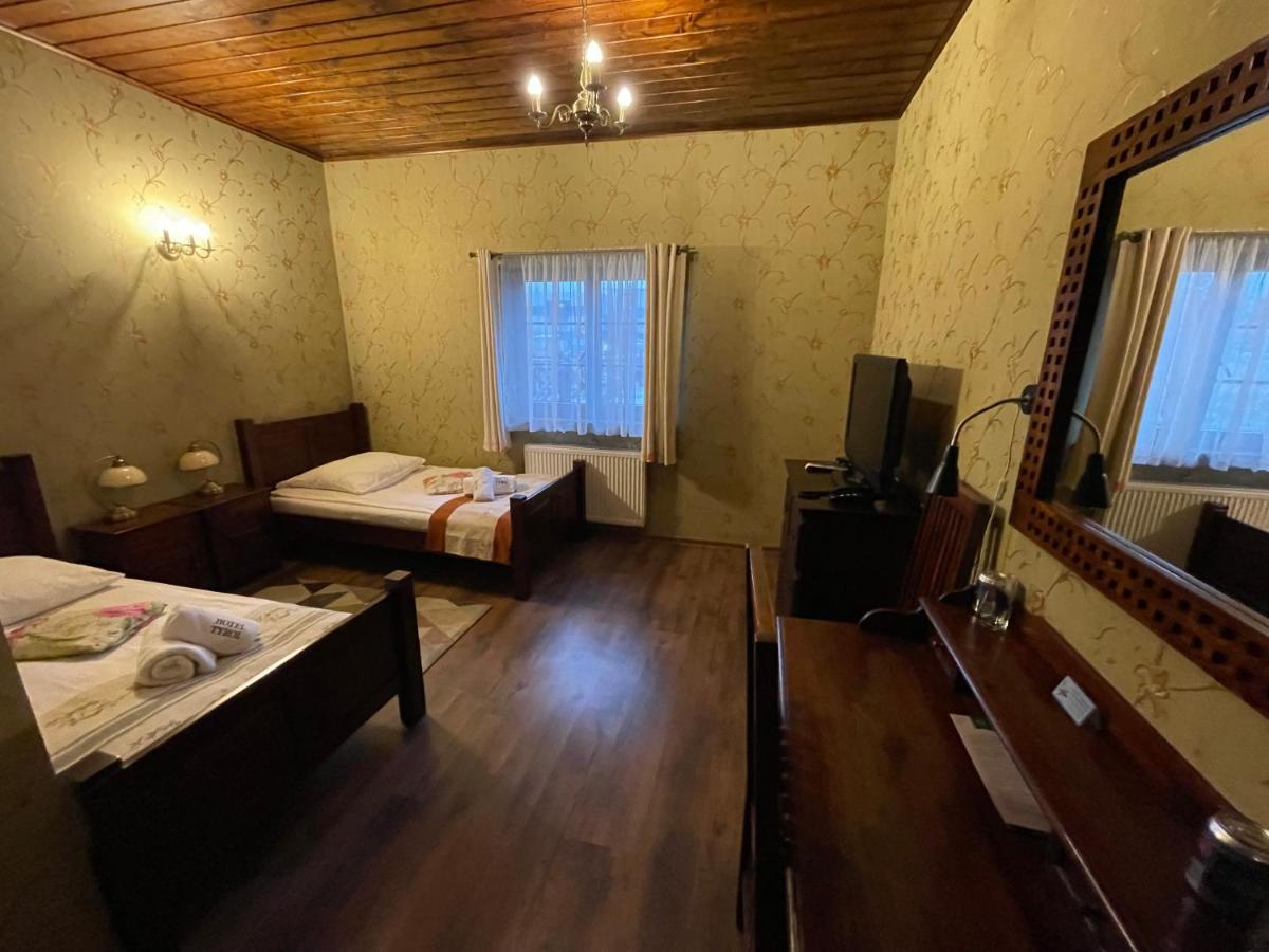 Hotel Tyrol I Restauracja Zycie Gruzji Osielsko Eksteriør billede