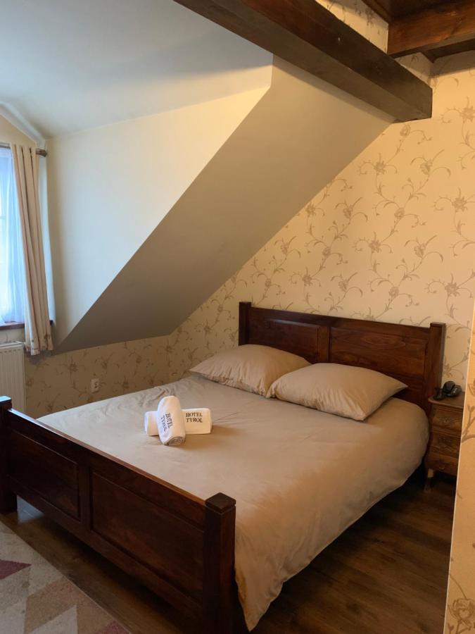 Hotel Tyrol I Restauracja Zycie Gruzji Osielsko Eksteriør billede