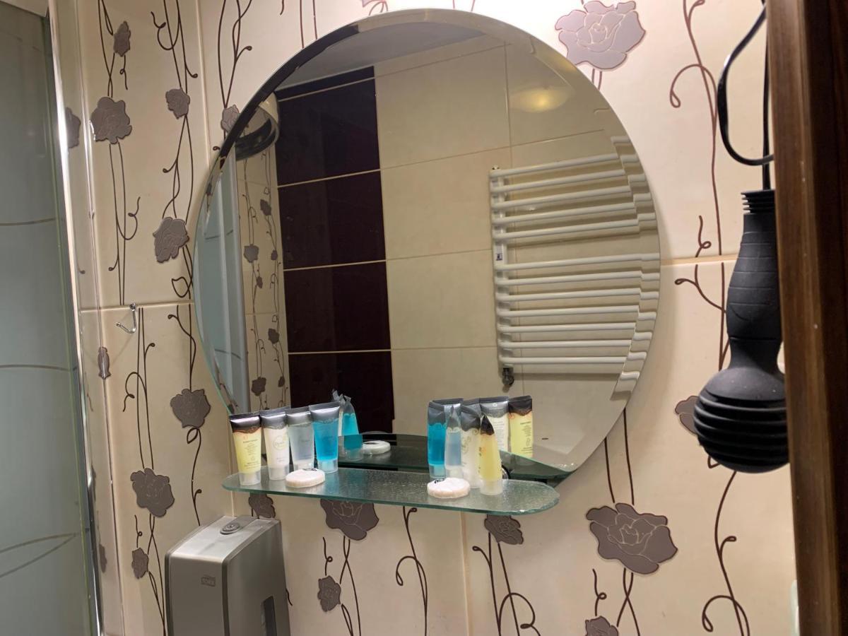Hotel Tyrol I Restauracja Zycie Gruzji Osielsko Eksteriør billede