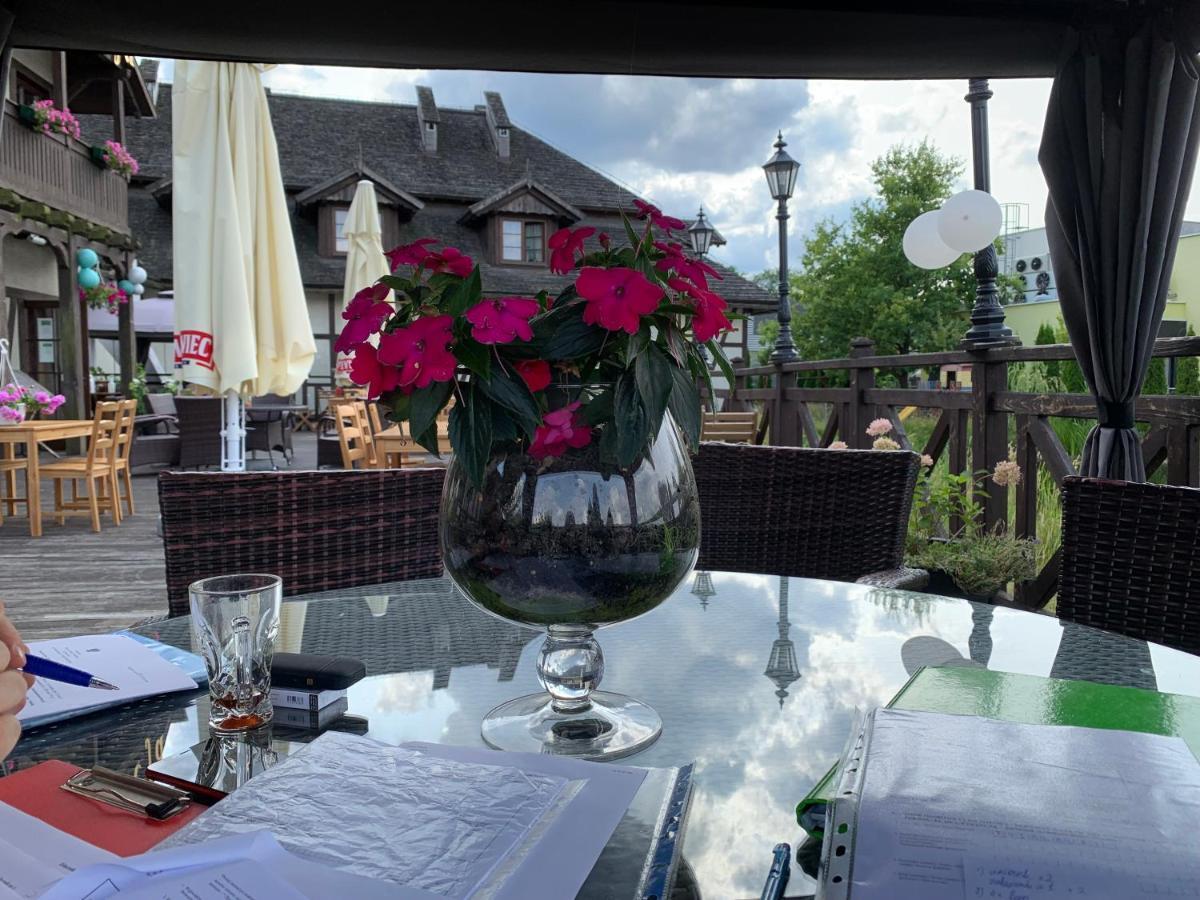 Hotel Tyrol I Restauracja Zycie Gruzji Osielsko Eksteriør billede