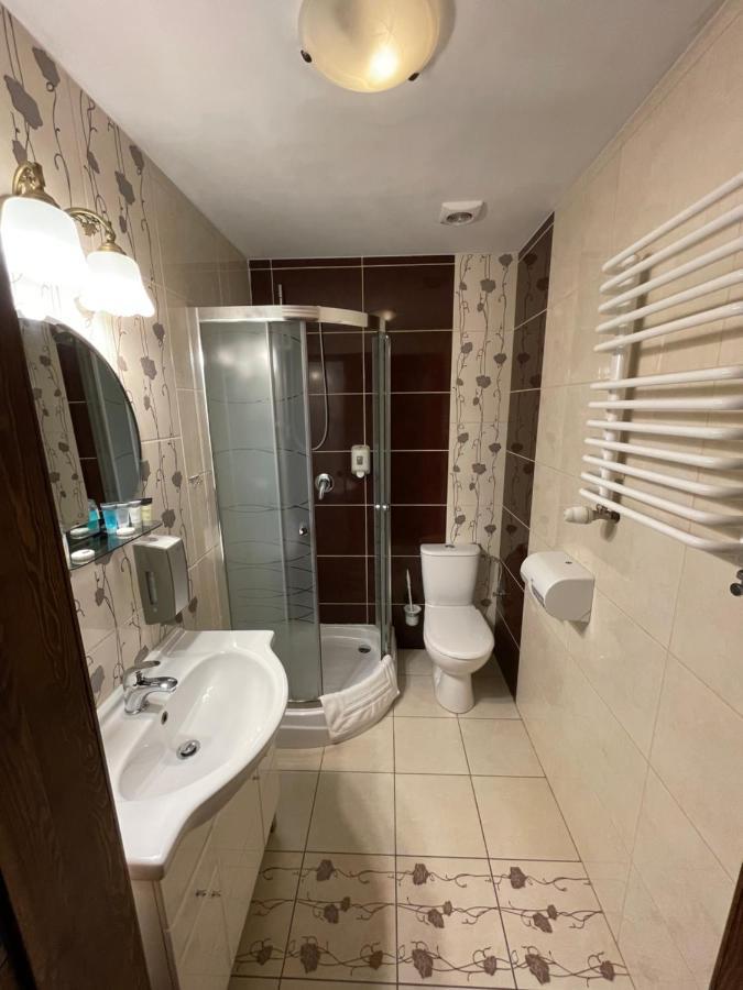 Hotel Tyrol I Restauracja Zycie Gruzji Osielsko Eksteriør billede