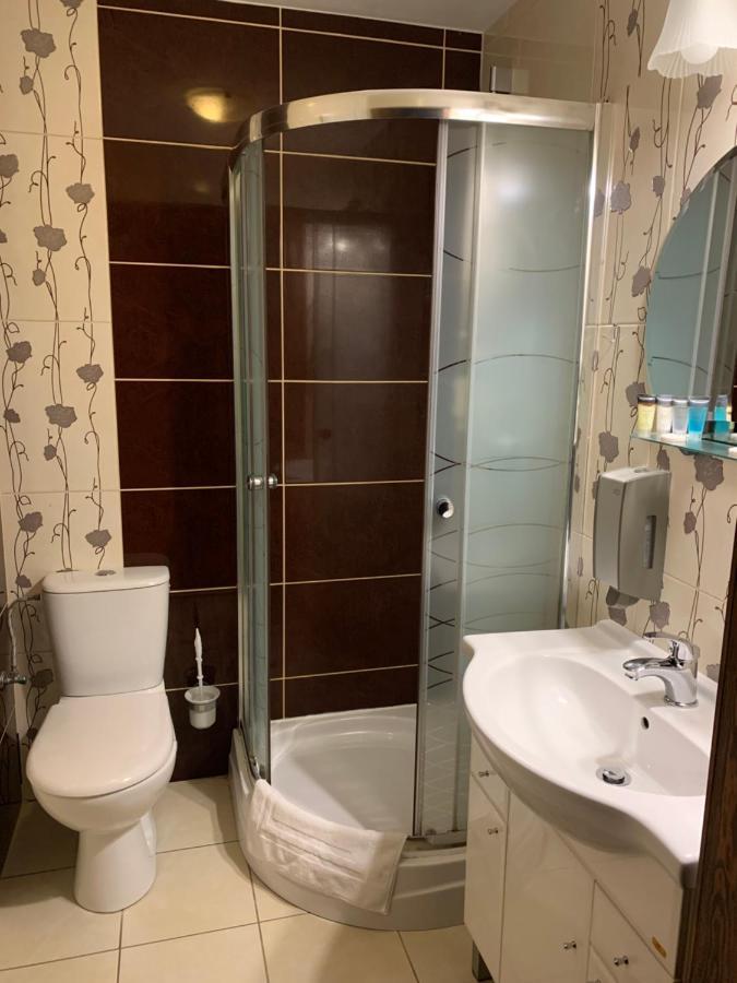 Hotel Tyrol I Restauracja Zycie Gruzji Osielsko Eksteriør billede