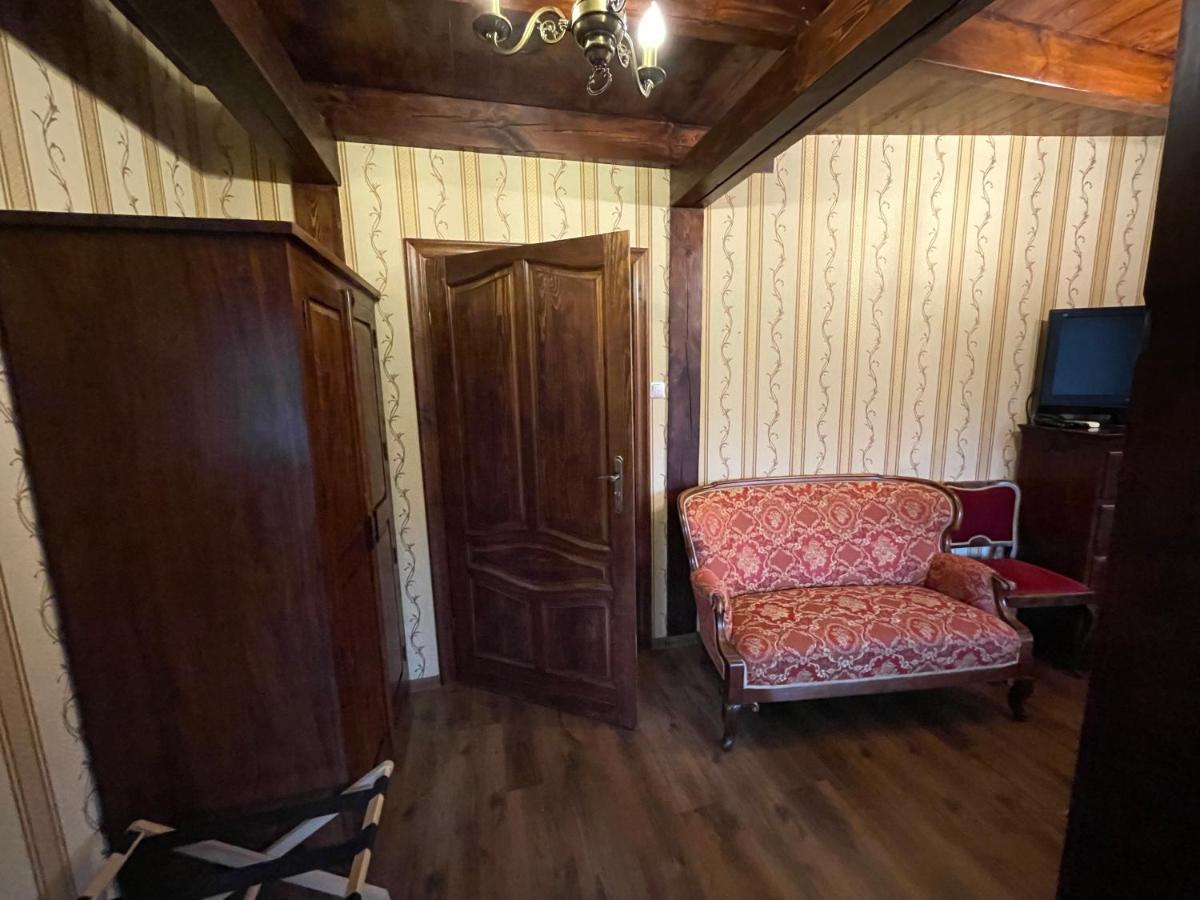 Hotel Tyrol I Restauracja Zycie Gruzji Osielsko Eksteriør billede