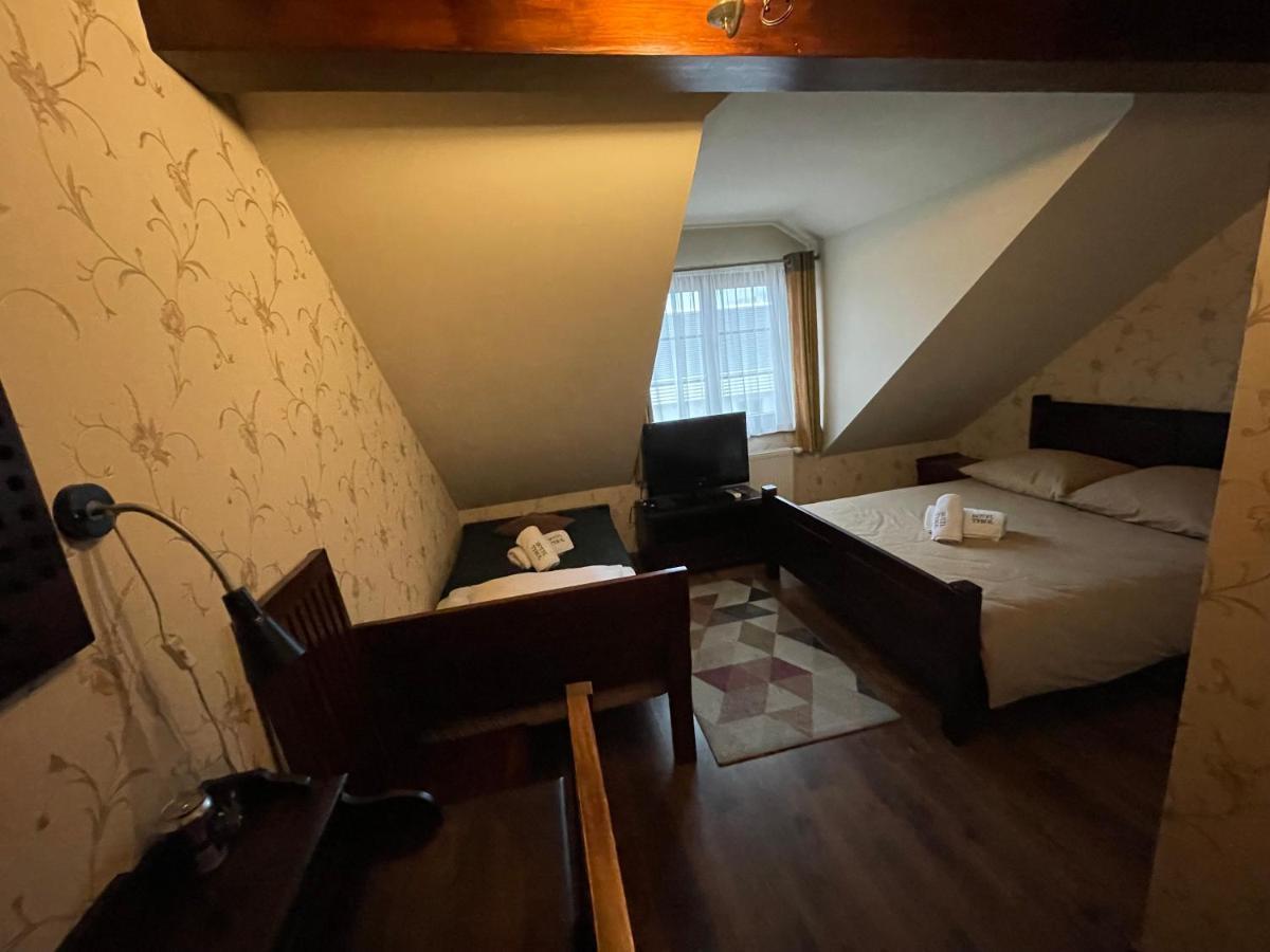 Hotel Tyrol I Restauracja Zycie Gruzji Osielsko Eksteriør billede