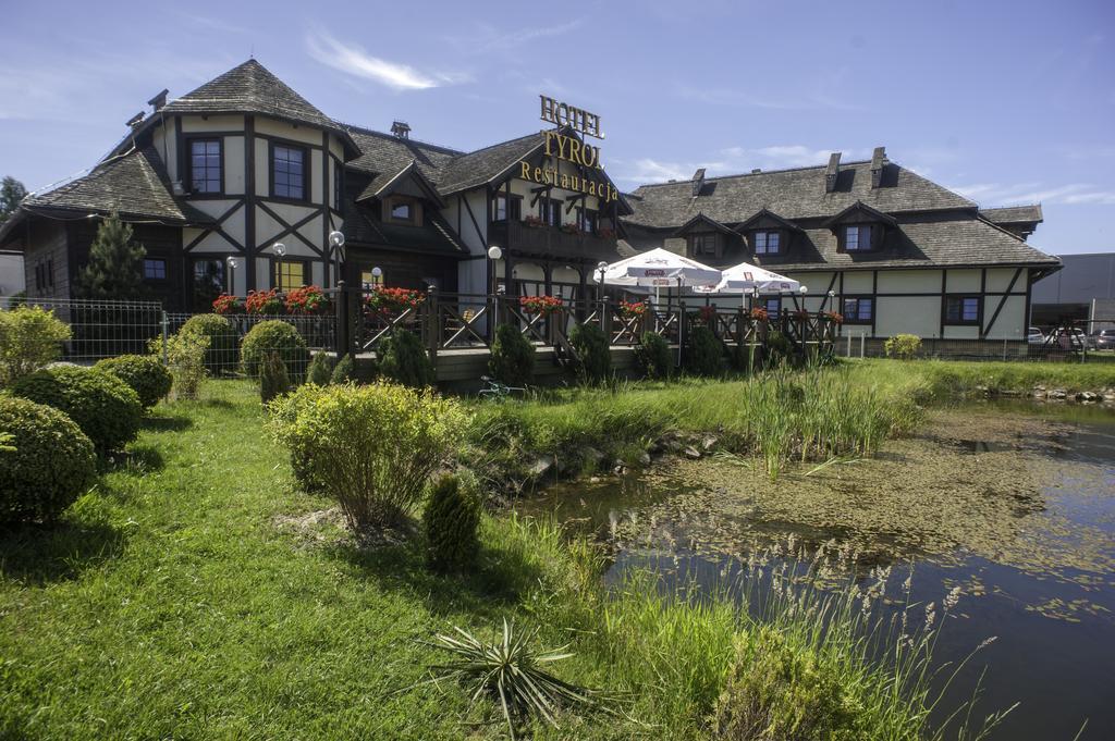 Hotel Tyrol I Restauracja Zycie Gruzji Osielsko Eksteriør billede